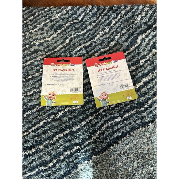 Set Of 2 Cocomelon Portable Clipable LED Keychain Flashlight Ages 6+ - Picture 2 of 2